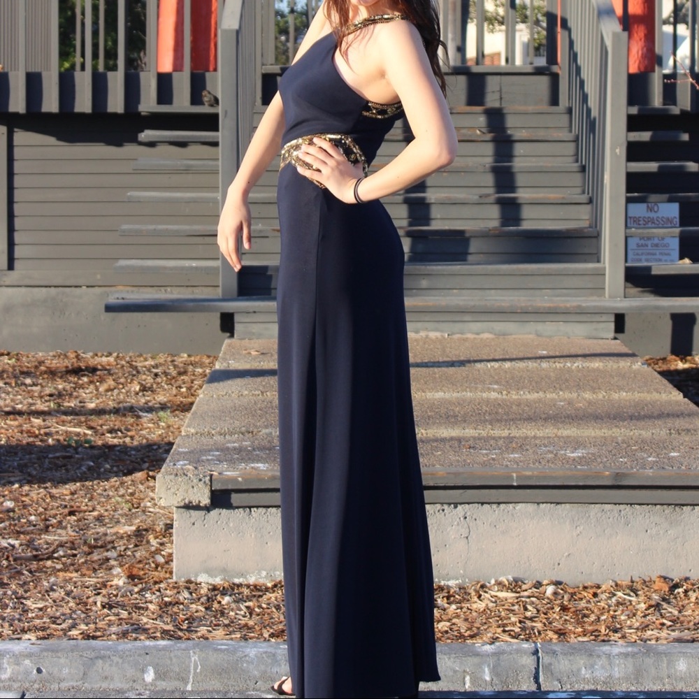 BETSY & ADAM Gown